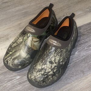 MUCK NIB UNISEX MEN 6/5.5 WOMEN 7/7.5 CAMO WATERPROOF CAMP SHOE